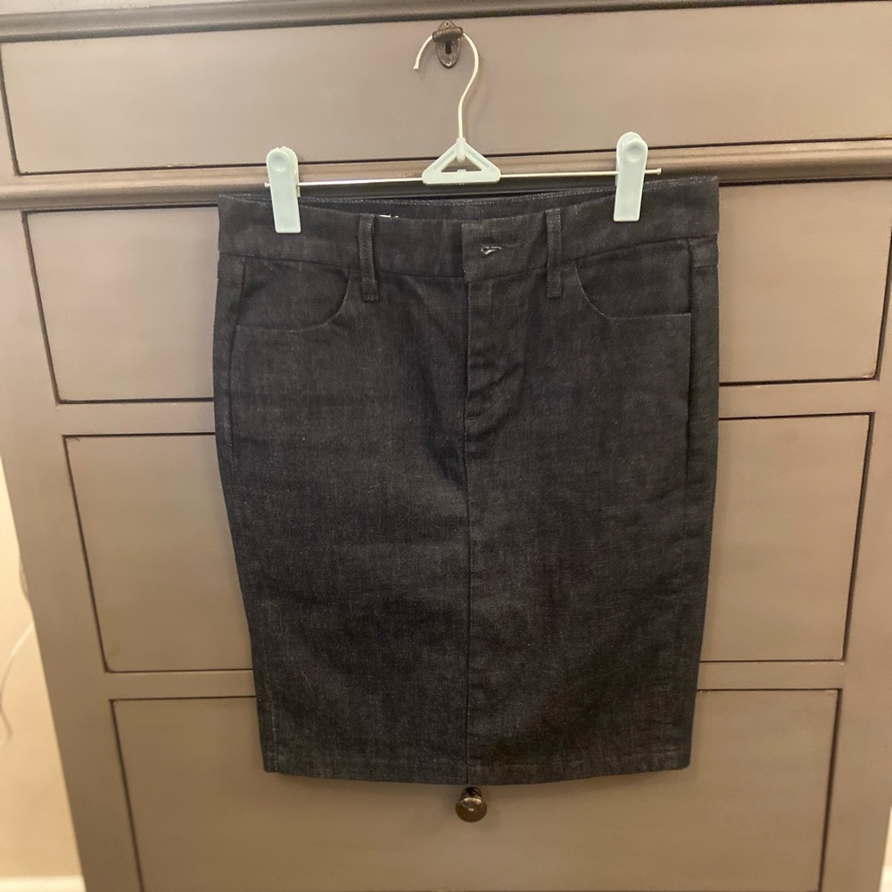 Gap denim skirt, size 25
